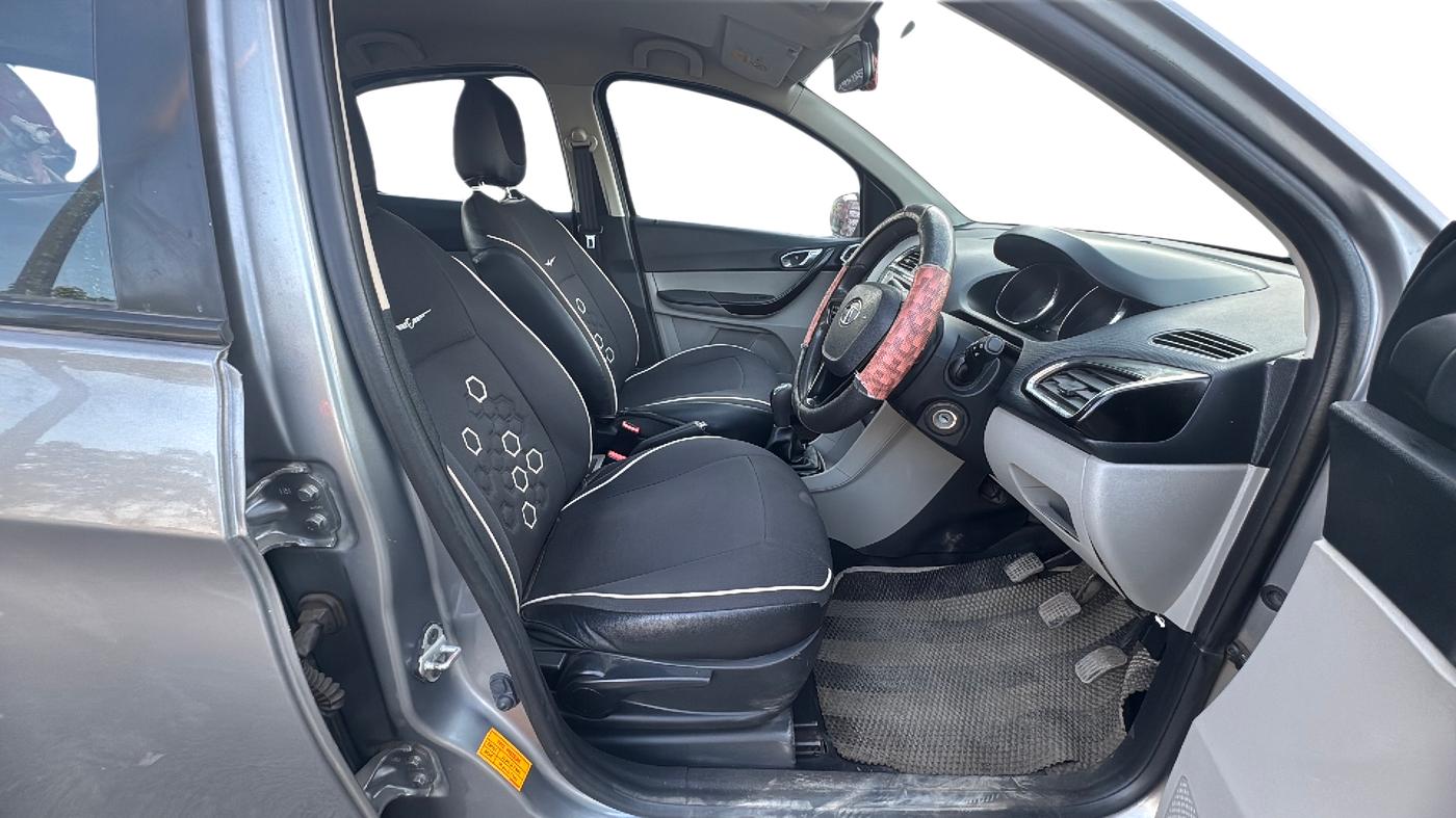 2018 Tata Tiago XZ PETROL, Petrol, Manual, 64,730 km, Right Side Front Door Cabin