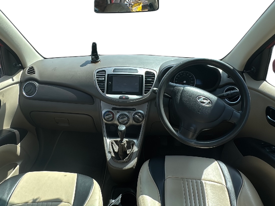 2012 Hyundai i10 MAGNA 1.1, Petrol, Manual, 68,000 km, Dashboard
