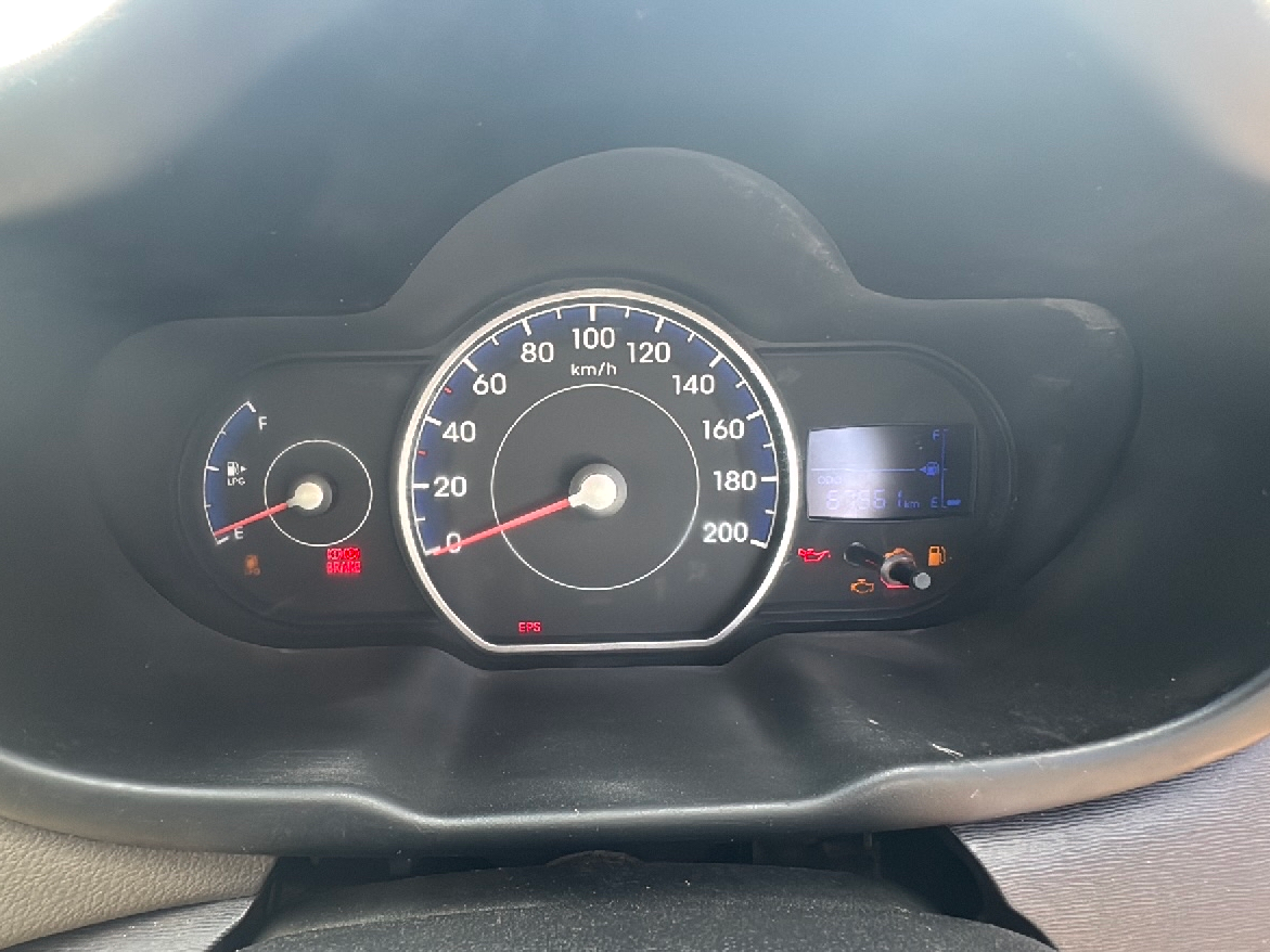 2012 Hyundai i10 MAGNA 1.1, Petrol, Manual, 68,000 km, Odometer Image