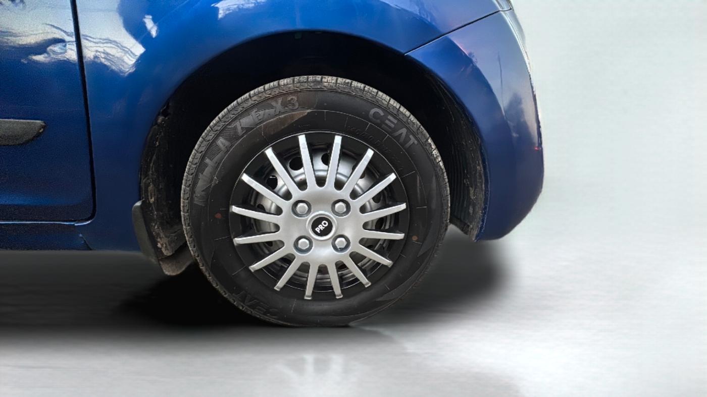 2015 Hyundai Eon ERA +, Petrol, Manual, 55,233 km, Right Front Wheel