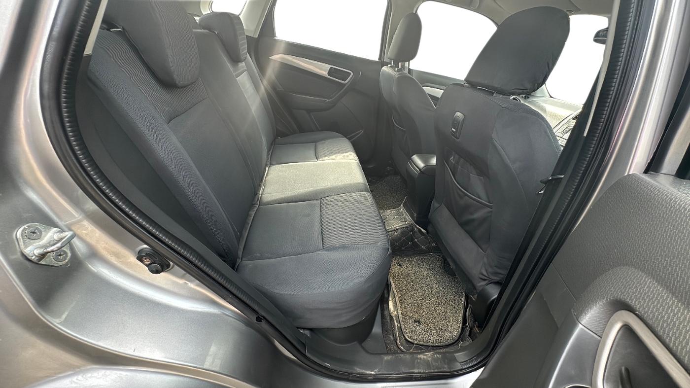 2017 Maruti Vitara Brezza VDI, Diesel, Manual, 76,866 km, Right Side Rear Door Cabin