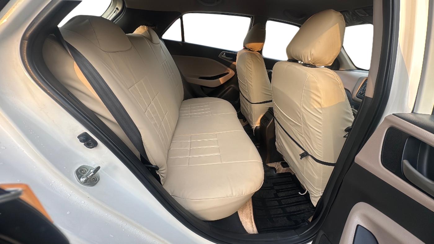 2018 Hyundai Elite i20 ASTA 1.2, Petrol, Manual, 65,000 km, Right Side Rear Door Cabin