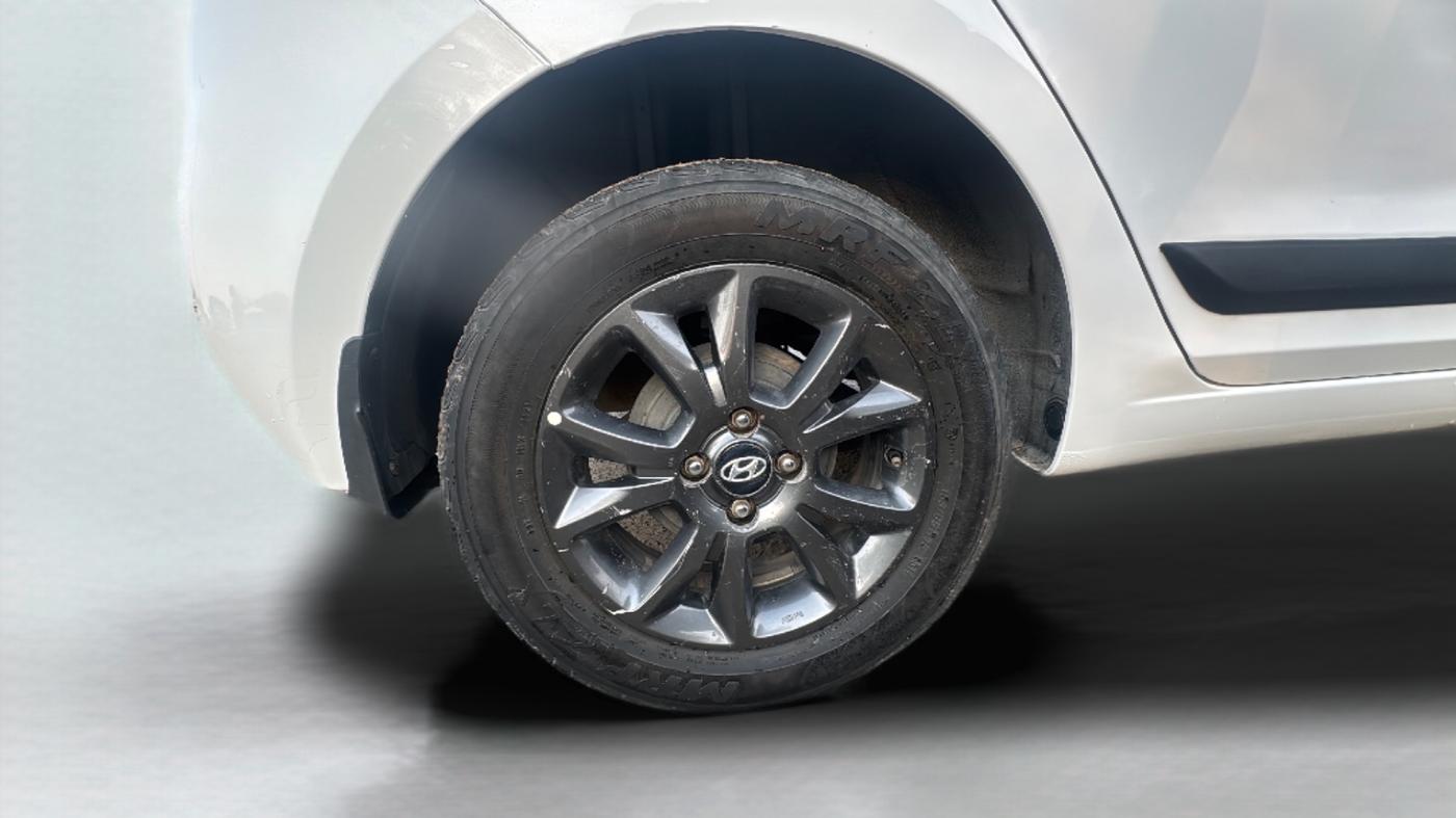 2018 Hyundai Elite i20 ASTA 1.2, Petrol, Manual, 65,000 km, Right Rear Wheel