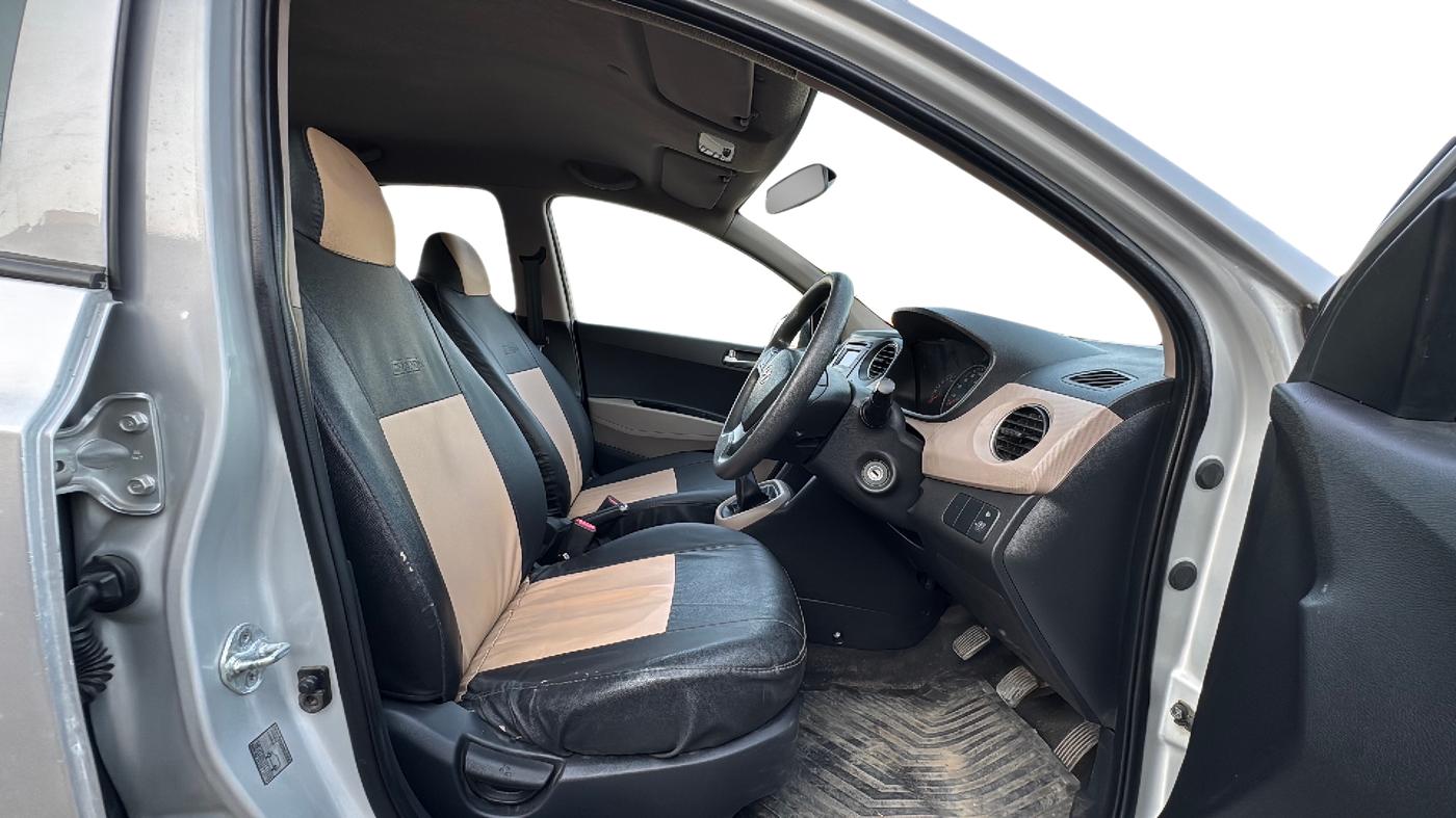 2015 Hyundai Grand i10 SPORTZ 1.2 KAPPA VTVT, Petrol, Manual, 53,000 km, Right Side Front Door Cabin