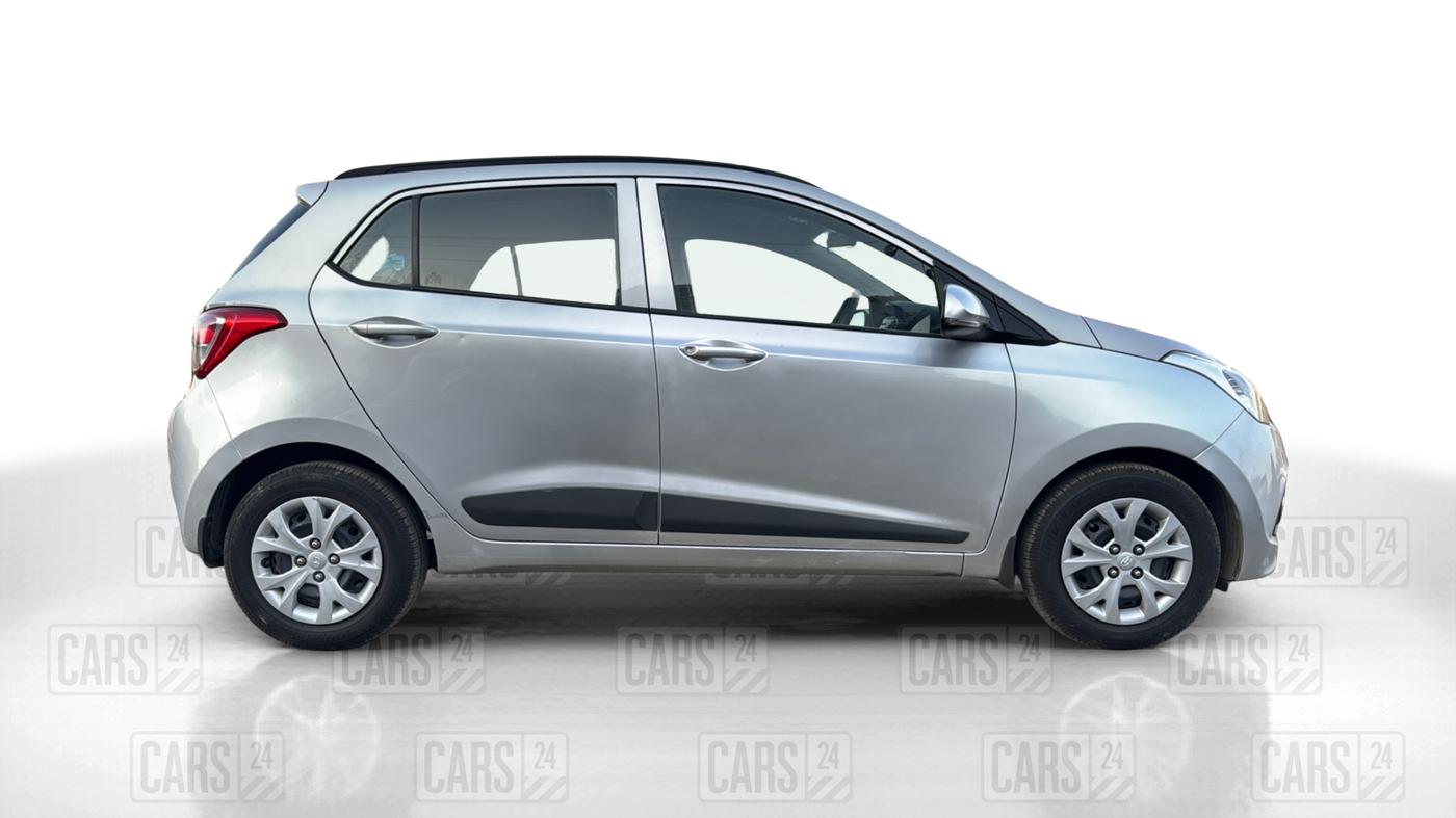 2015 Hyundai Grand i10 SPORTZ 1.2 KAPPA VTVT, Petrol, Manual, 53,000 km, Right Side View