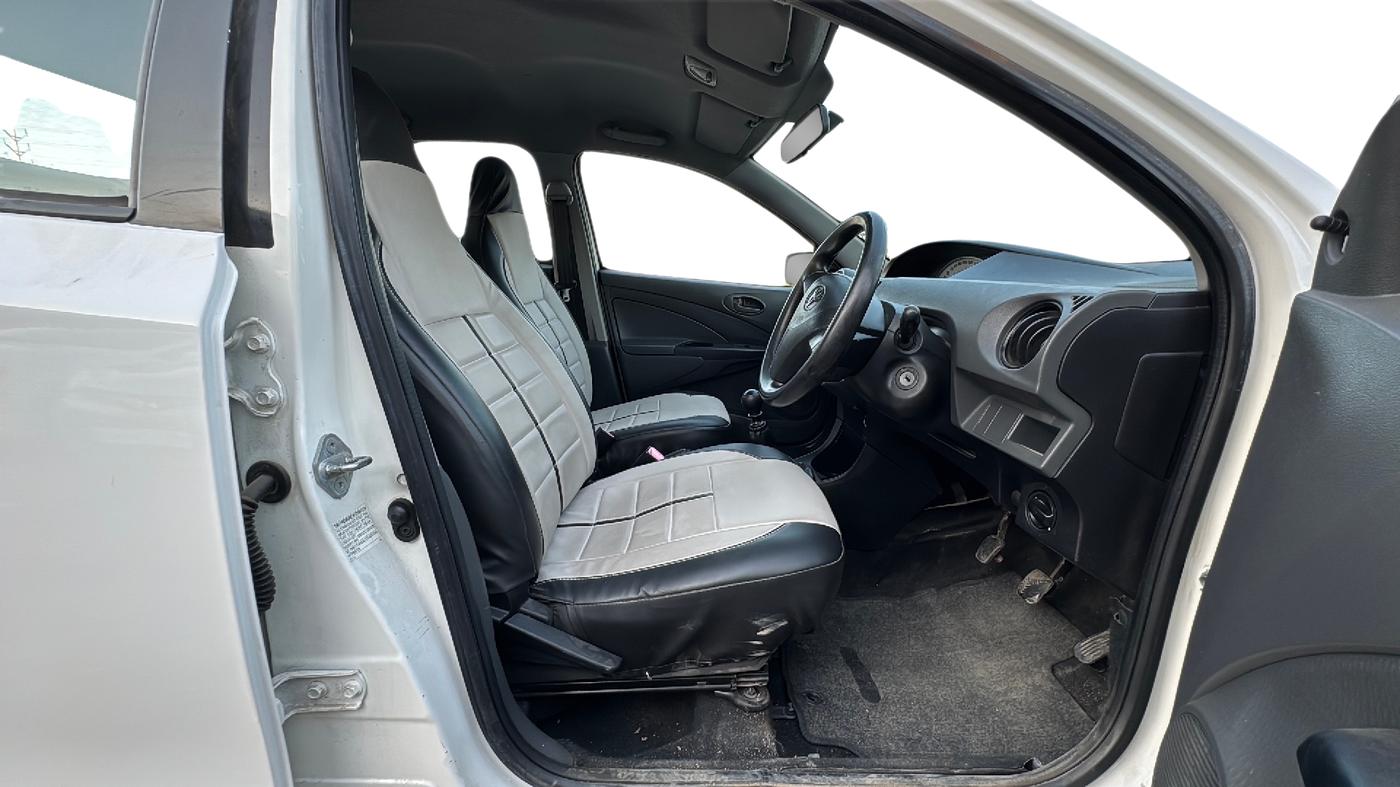 2012 Toyota Etios GD, Diesel, Manual, 71,170 km, Right Side Front Door Cabin