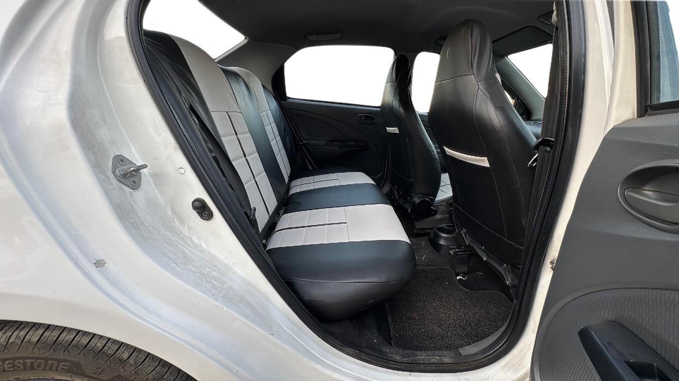 2012 Toyota Etios GD, Diesel, Manual, 71,170 km, Right Side Rear Door Cabin