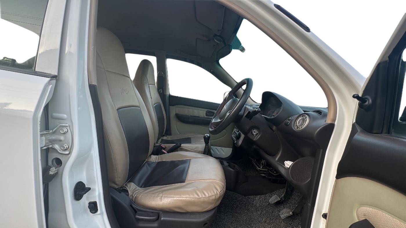 2012 Hyundai Santro Xing GL PLUS, Petrol, Manual, 61,000 km, Right Side Front Door Cabin