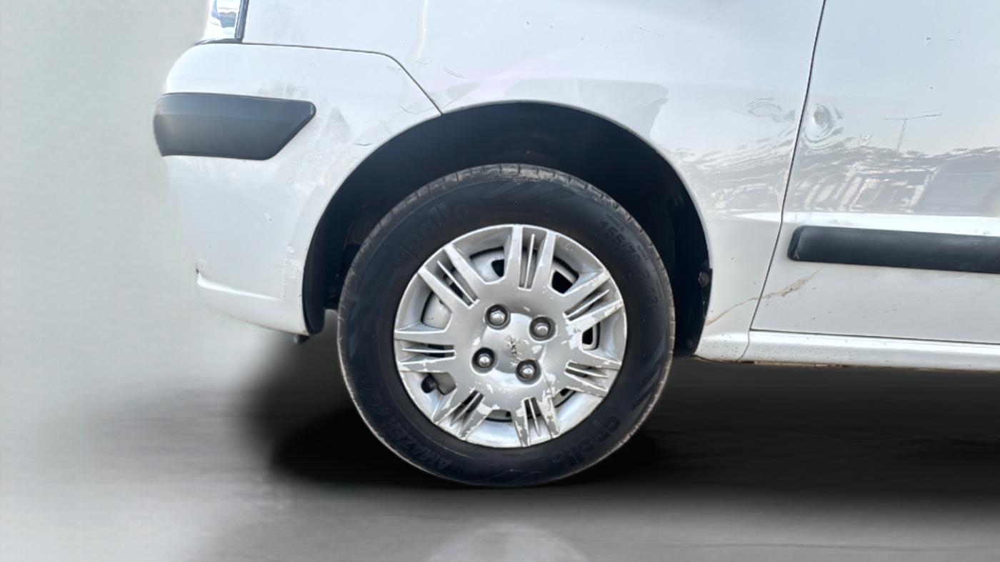 2012 Hyundai Santro Xing GL PLUS, Petrol, Manual, 61,000 km, Left Rear Wheel