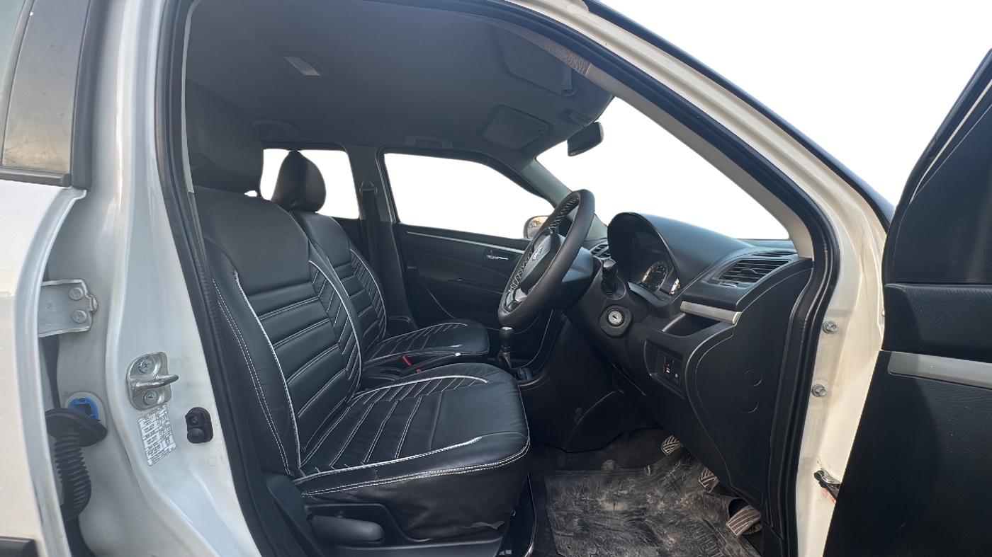 2016 Maruti Swift VXI, Petrol, Manual, 59,566 km, Right Side Front Door Cabin