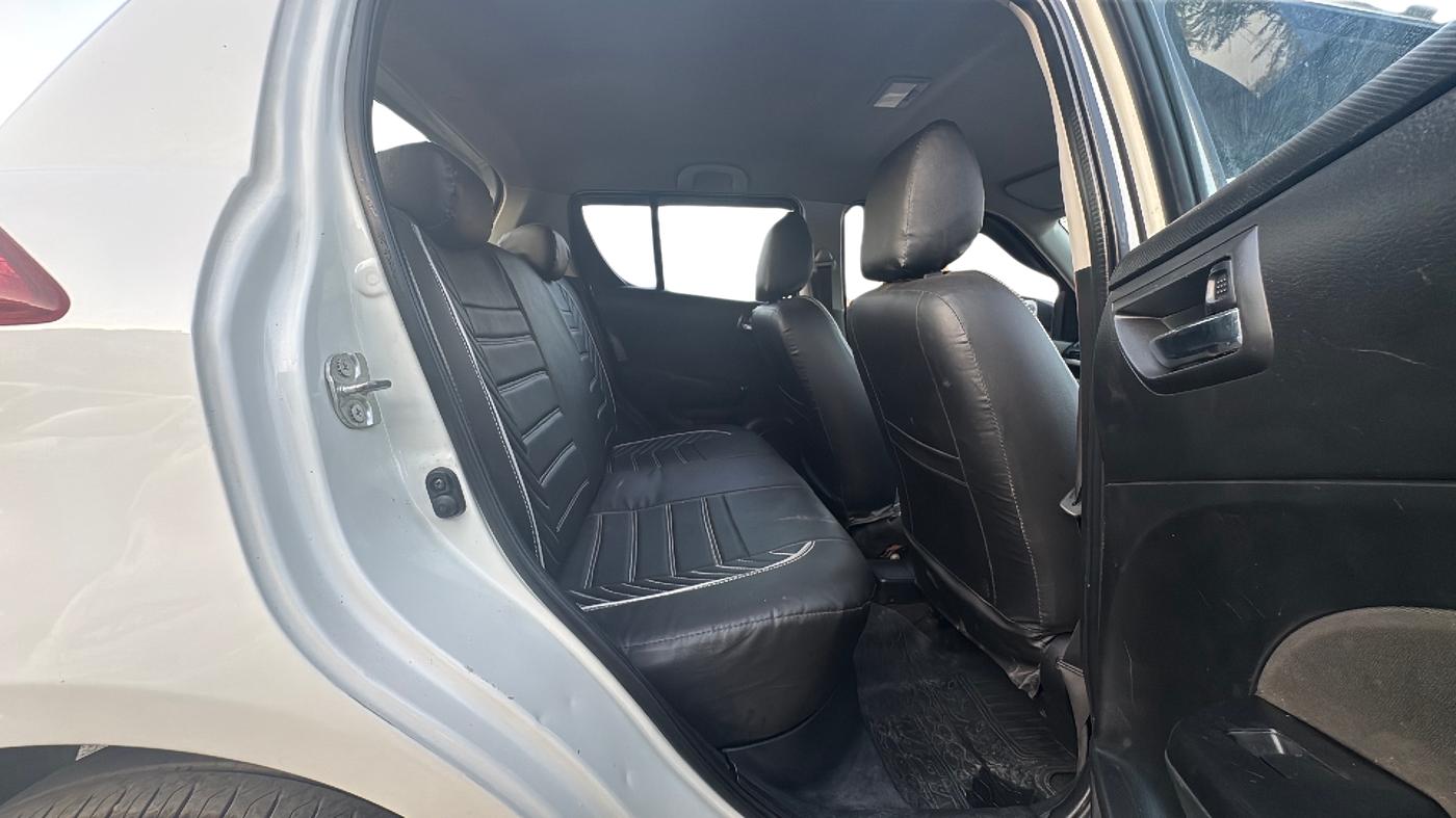 2016 Maruti Swift VXI, Petrol, Manual, 59,566 km, Right Side Rear Door Cabin