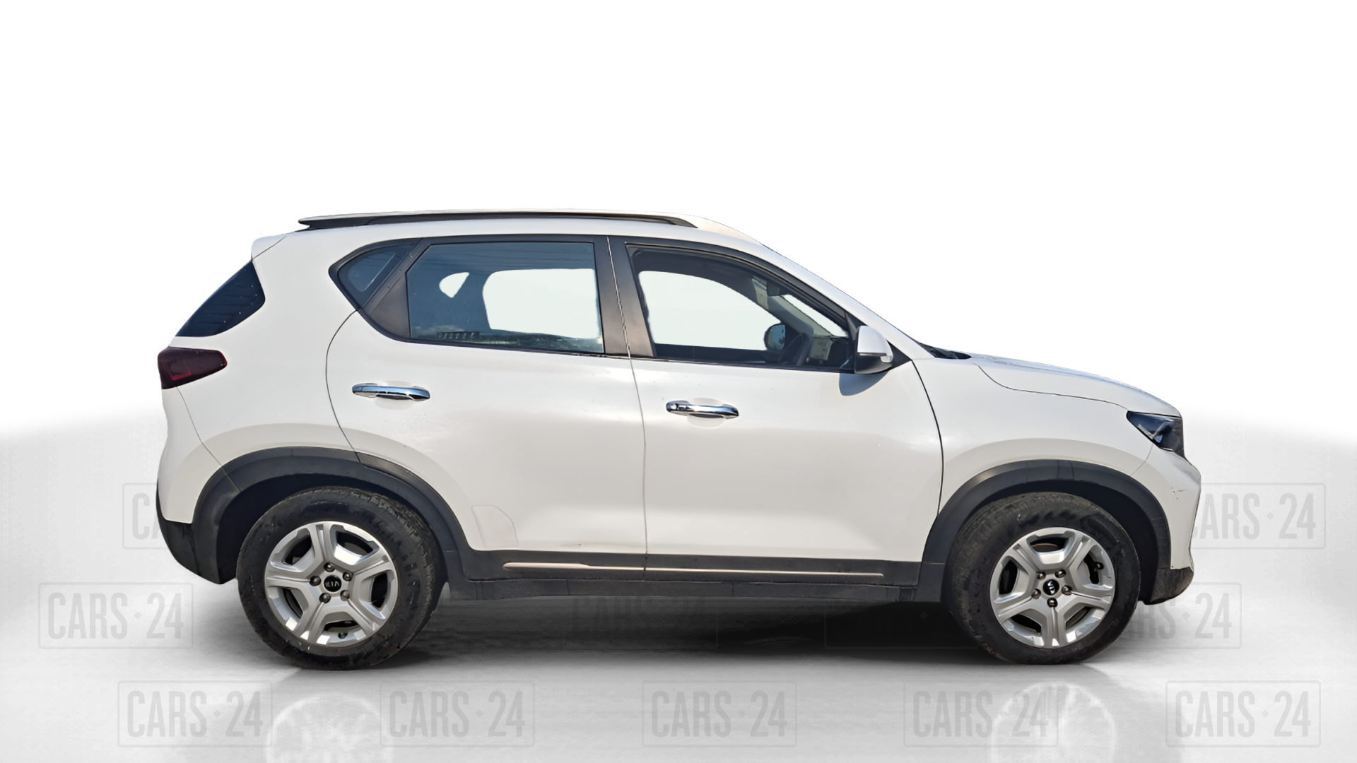 2021 KIA SONET HTX 1.5, Diesel, Manual, 1,27,000 km, Right Side View