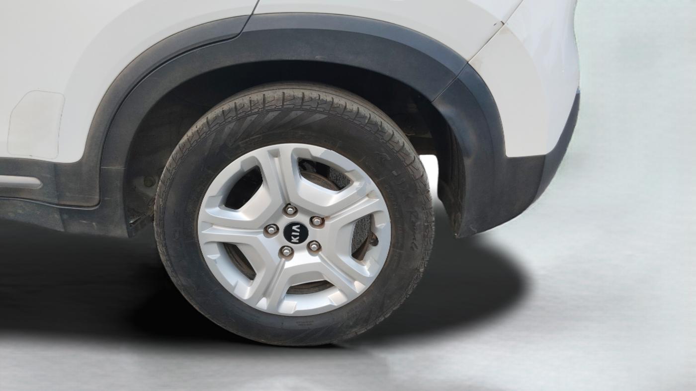 2021 KIA SONET HTX 1.5, Diesel, Manual, 1,27,000 km, Left Rear Wheel