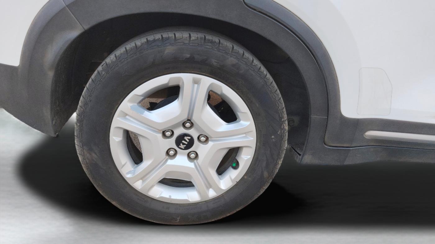 2021 KIA SONET HTX 1.5, Diesel, Manual, 1,27,000 km, Right Rear Wheel