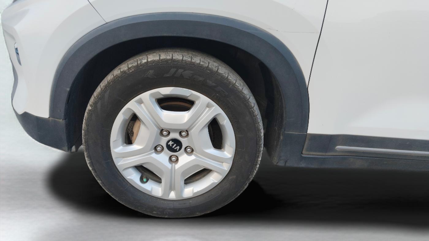 2021 KIA SONET HTX 1.5, Diesel, Manual, 1,27,000 km, Left Front Wheel