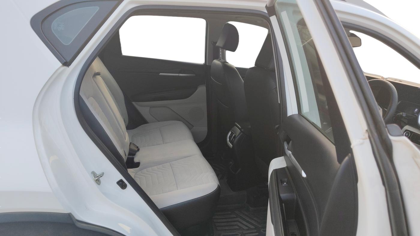 2021 KIA SONET HTX 1.5, Diesel, Manual, 1,27,000 km, Right Side Rear Door Cabin