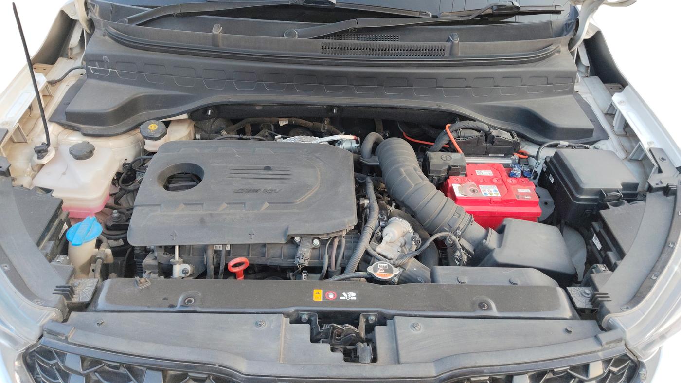 2021 KIA SONET HTX 1.5, Diesel, Manual, 1,27,000 km, Open Bonnet