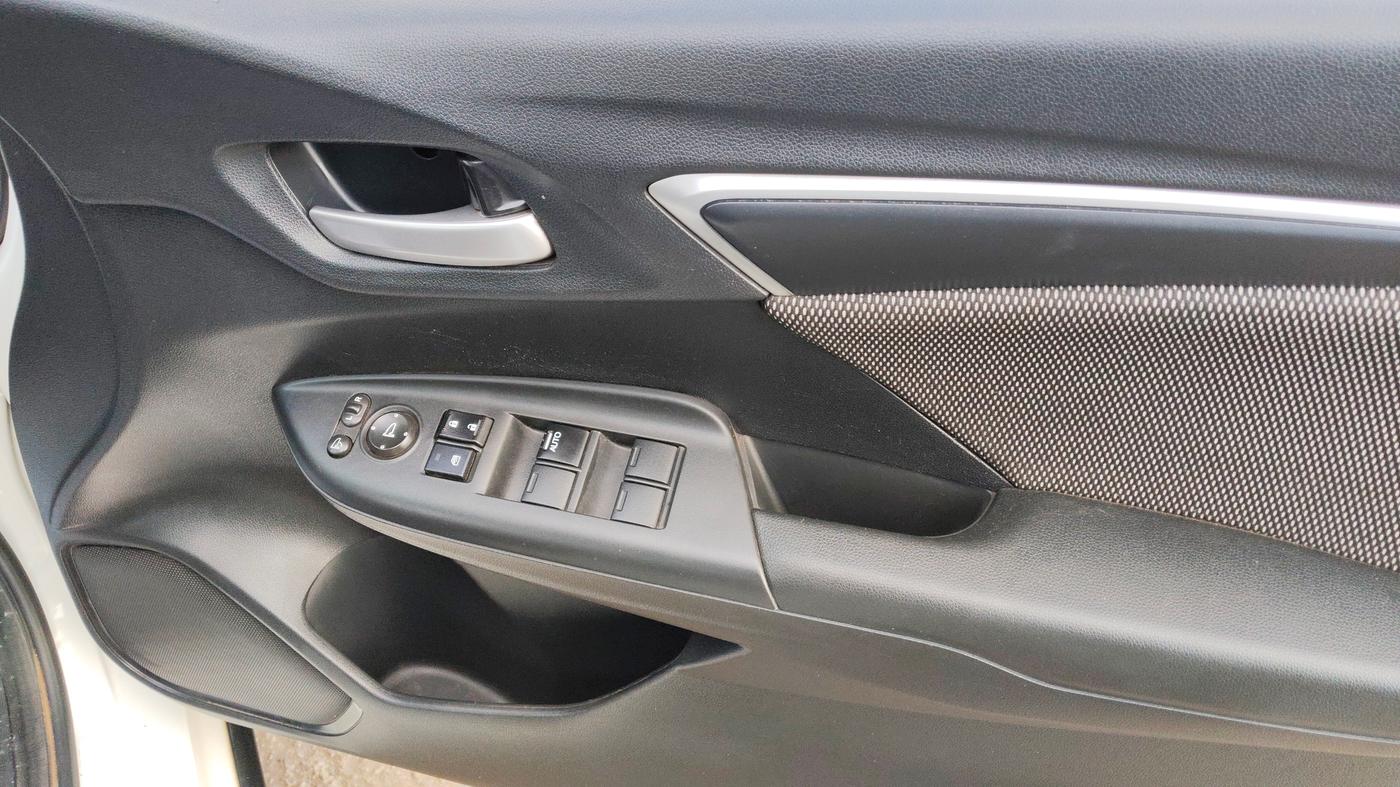 2019 Honda WR-V 1.5L I-DTEC VX MT, Diesel, Manual, 77,500 km, Driver Side Door Panel Controls