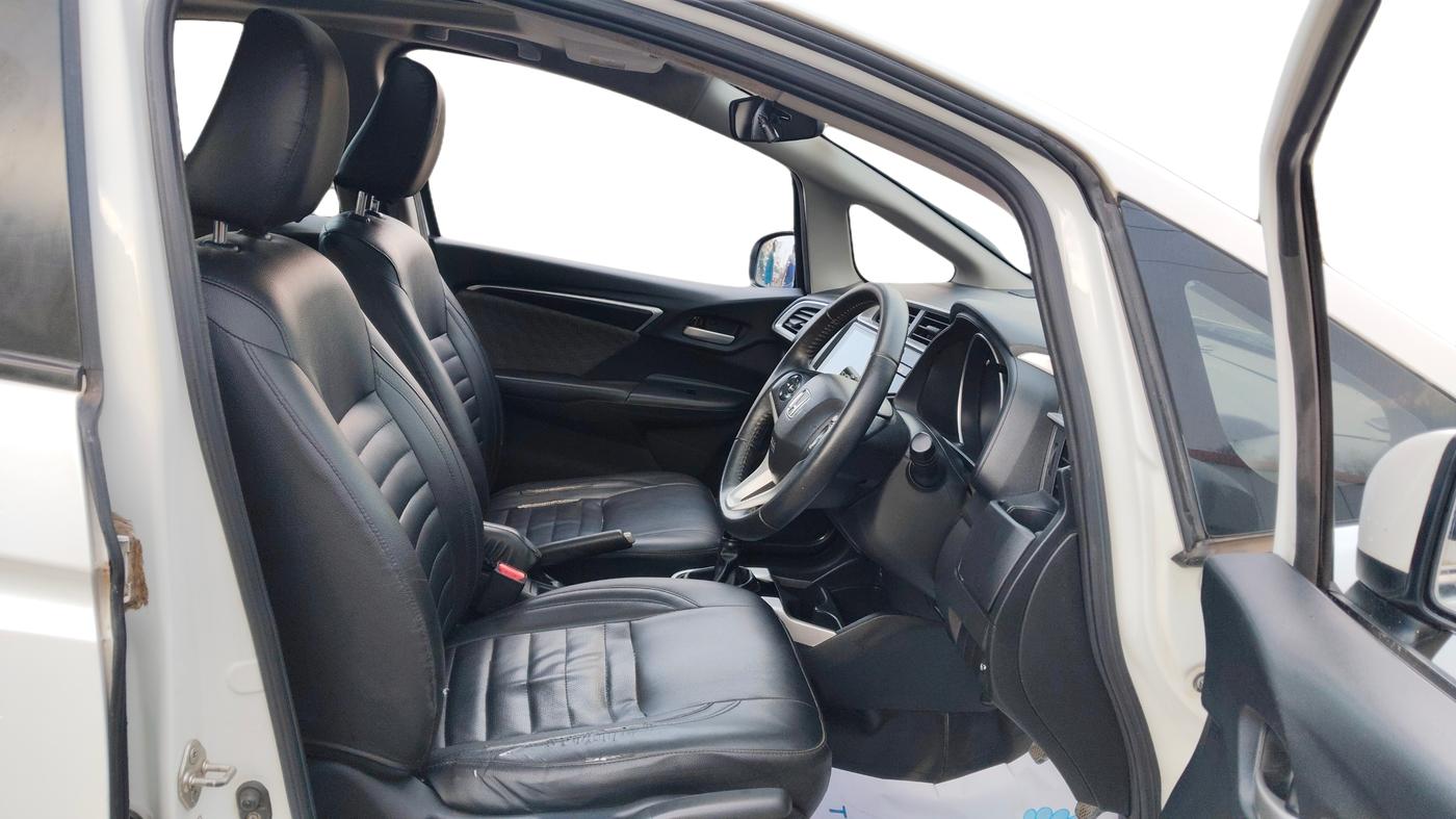 2019 Honda WR-V 1.5L I-DTEC VX MT, Diesel, Manual, 77,500 km, Right Side Front Door Cabin