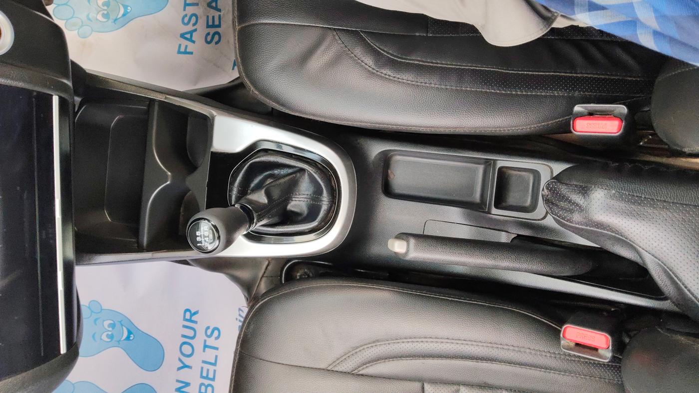 2019 Honda WR-V 1.5L I-DTEC VX MT, Diesel, Manual, 77,500 km, Gear Lever