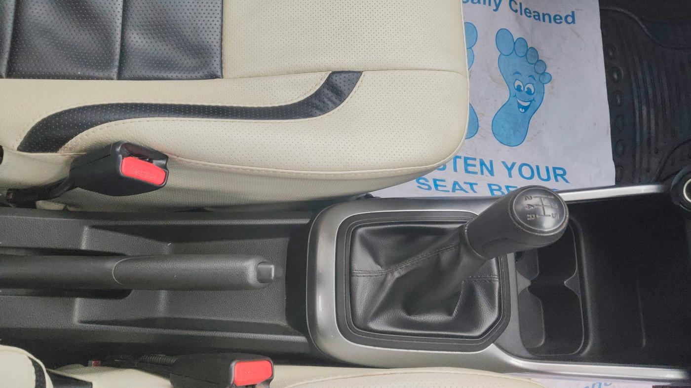 2020 Maruti IGNIS SIGMA 1.2, Petrol, Manual, 39,000 km, Gear Lever