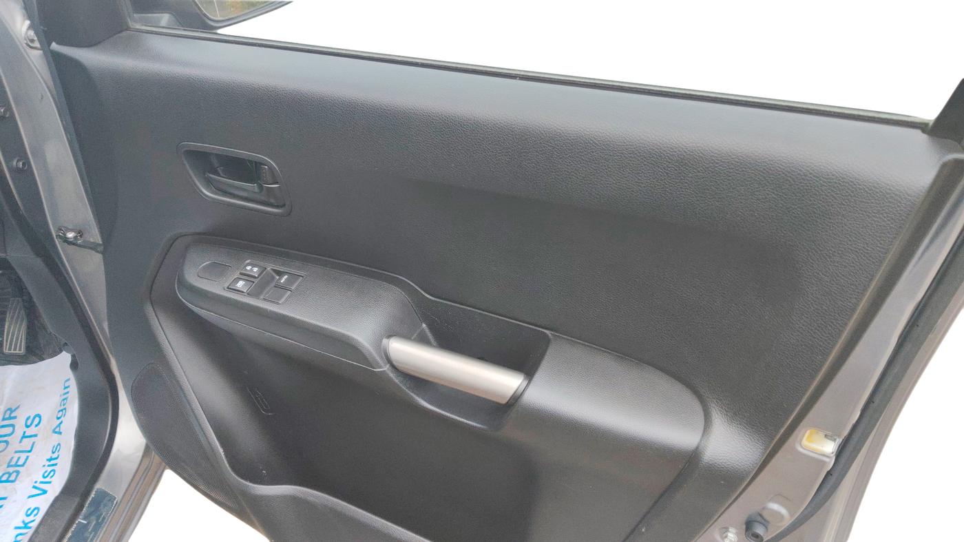2020 Maruti IGNIS SIGMA 1.2, Petrol, Manual, 39,000 km, Driver Side Door Panel Controls