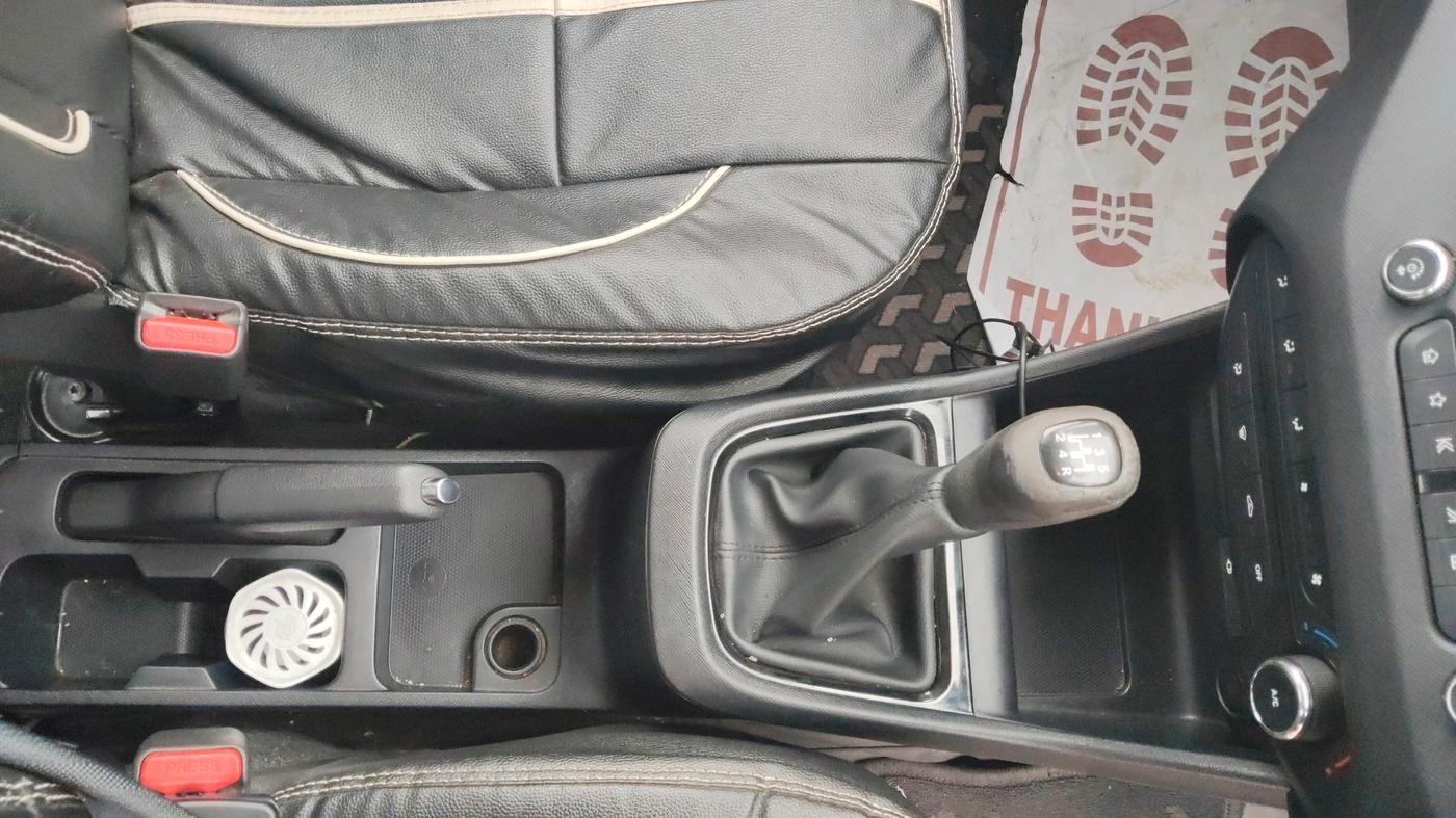 2022 Tata PUNCH ADVENTURE MT, Petrol, Manual, 36,600 km, Gear Lever