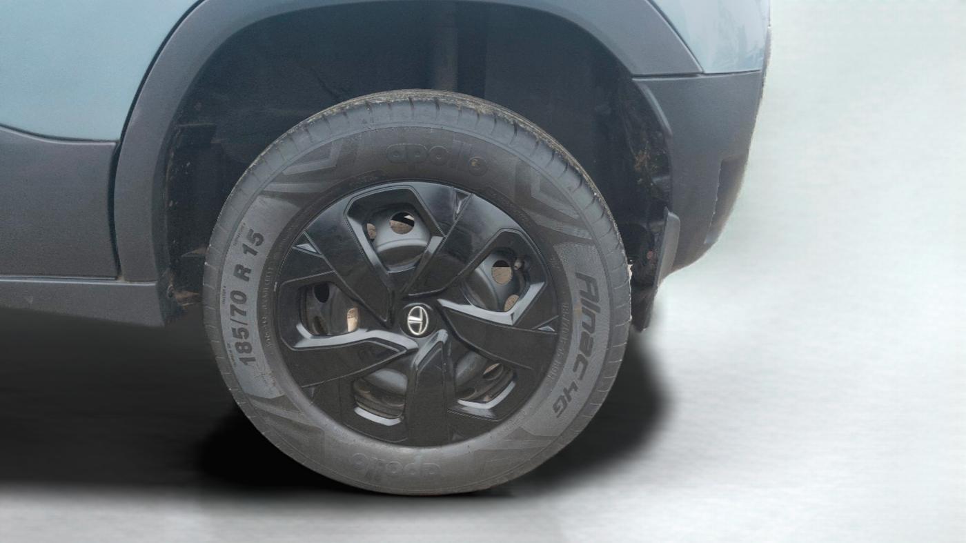 2022 Tata PUNCH ADVENTURE MT, Petrol, Manual, 36,600 km, Left Front Wheel