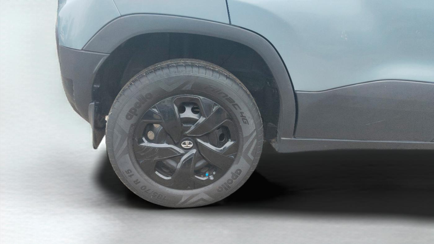 2022 Tata PUNCH ADVENTURE MT, Petrol, Manual, 36,600 km, Right Rear Wheel
