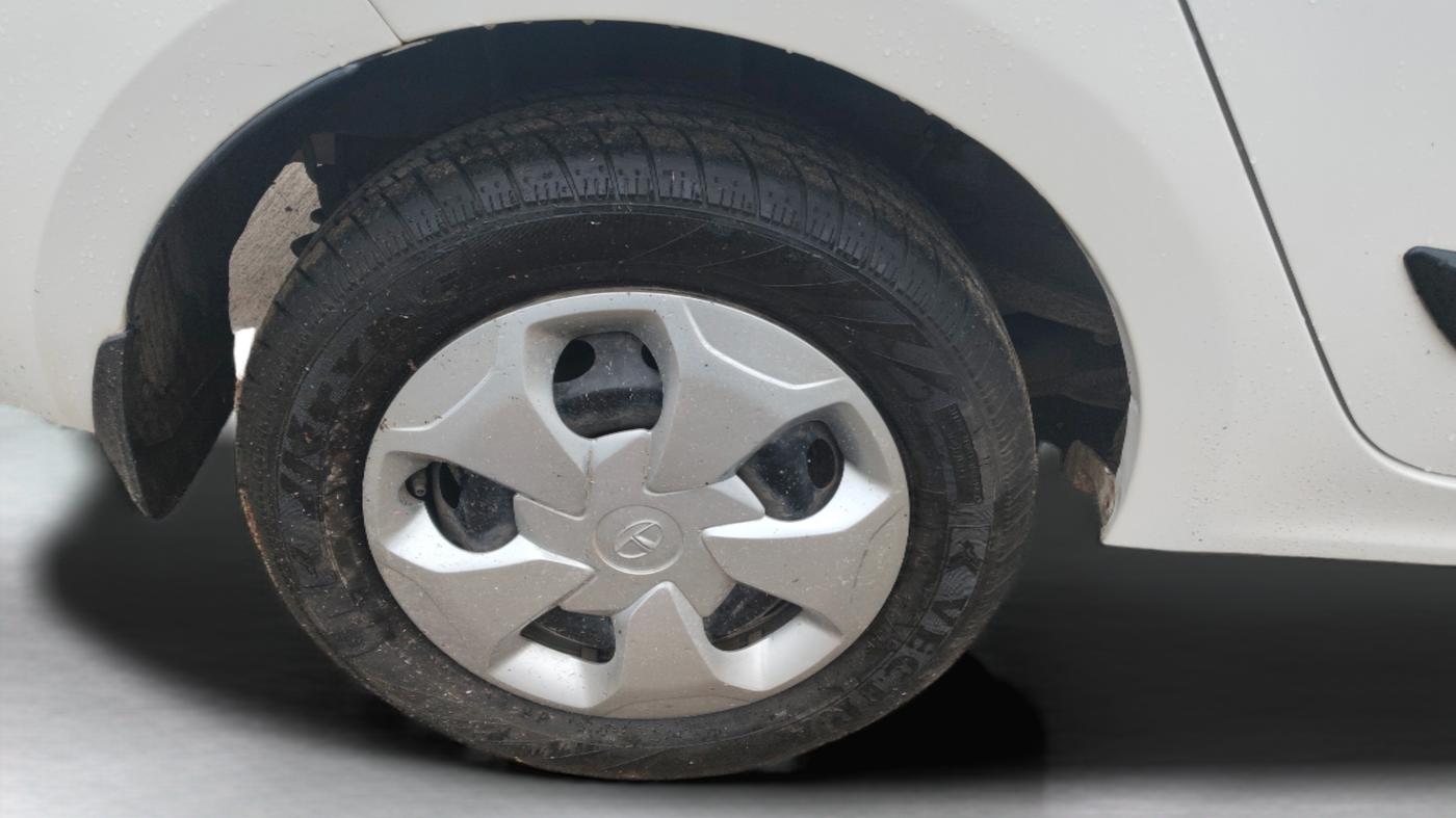2019 Tata TIGOR XM PETROL, Petrol, Manual, 46,400 km, Right Rear Wheel