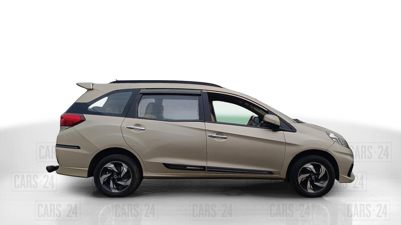 2014 Honda Mobilio 1.5L I-DTEC RS, Diesel, Manual, 1,18,700 km, Right Side View