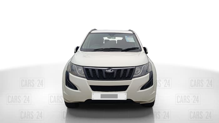 2016 Mahindra XUV500 W4, Diesel, Manual, 1,75,000 km, Front