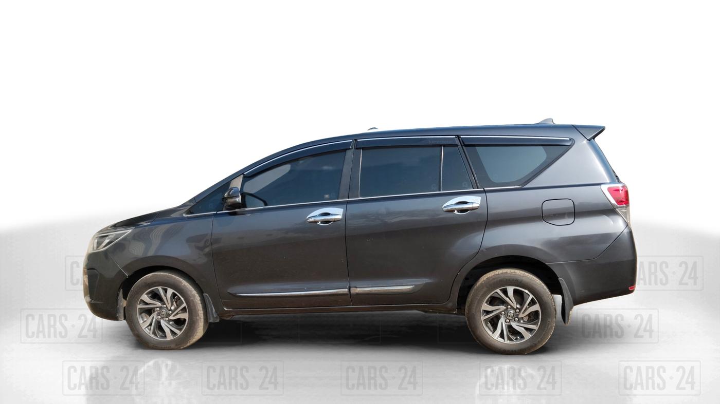 2021 Toyota Innova Crysta 2.4 G 7 STR, Diesel, Manual, 1,41,500 km, Left Side