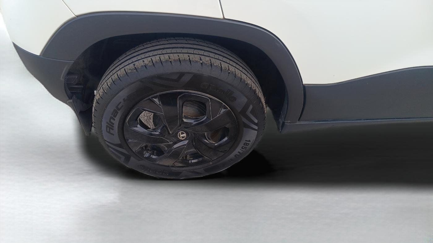 2021 Tata PUNCH ACCOMPLISHED MT, Petrol, Manual, 56,398 km, Right Rear Wheel