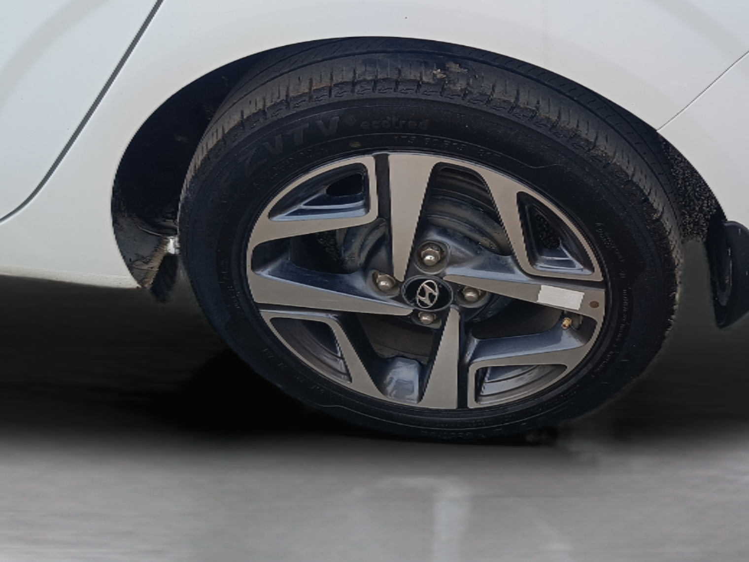 2021 Hyundai AURA SX 1.2, Petrol, Manual, 79,400 km, Left Front Wheel
