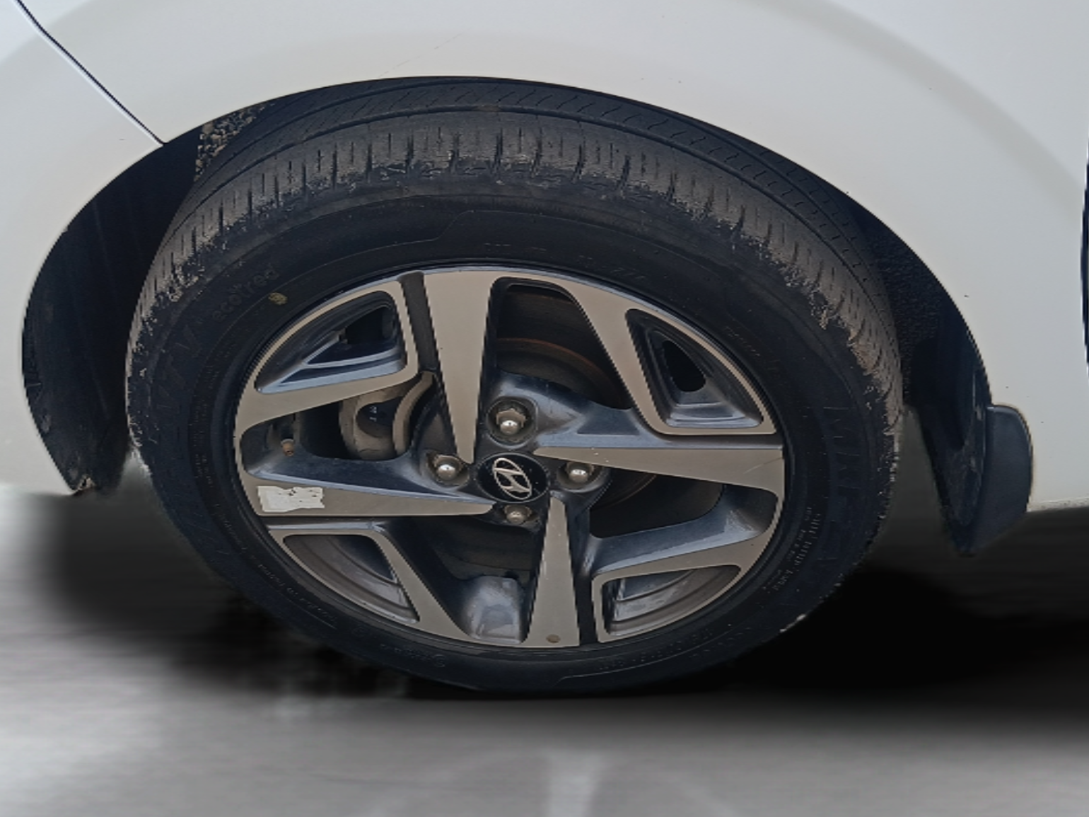 2021 Hyundai AURA SX 1.2, Petrol, Manual, 79,400 km, Left Rear Wheel