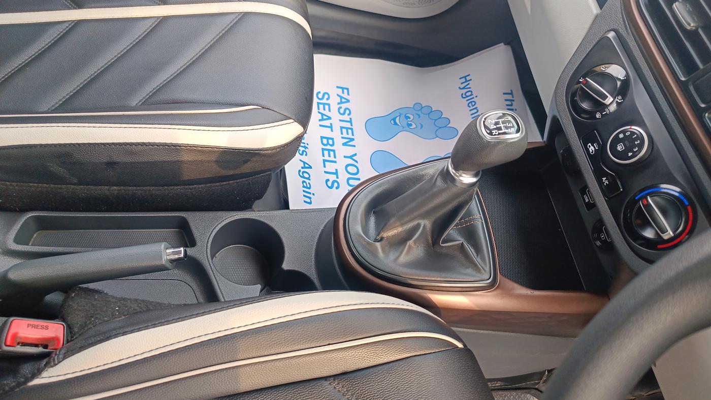 2021 Hyundai AURA SX 1.2, Petrol, Manual, 79,400 km, Gear Lever