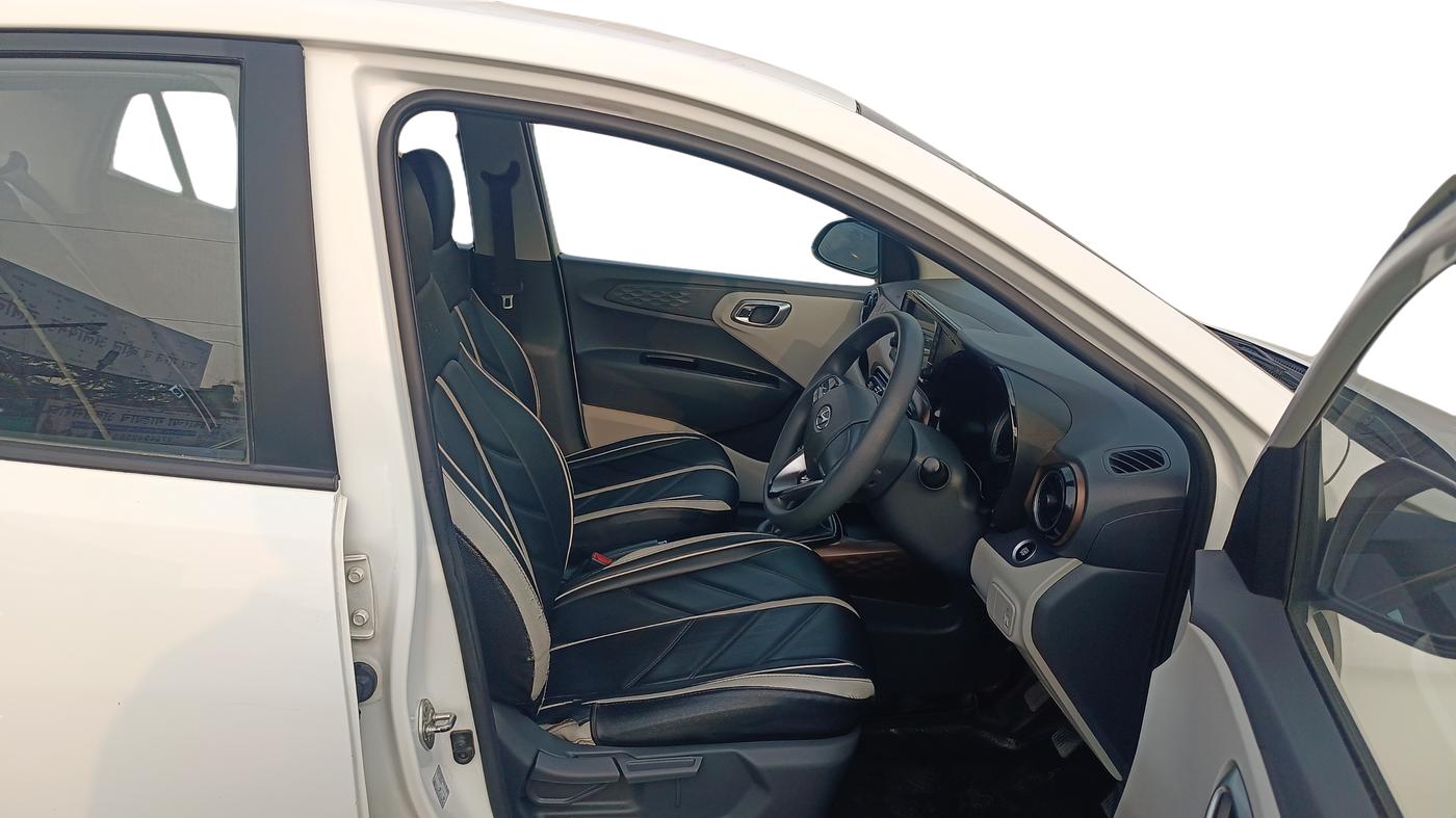 2021 Hyundai AURA SX 1.2, Petrol, Manual, 79,400 km, Right Side Front Door Cabin