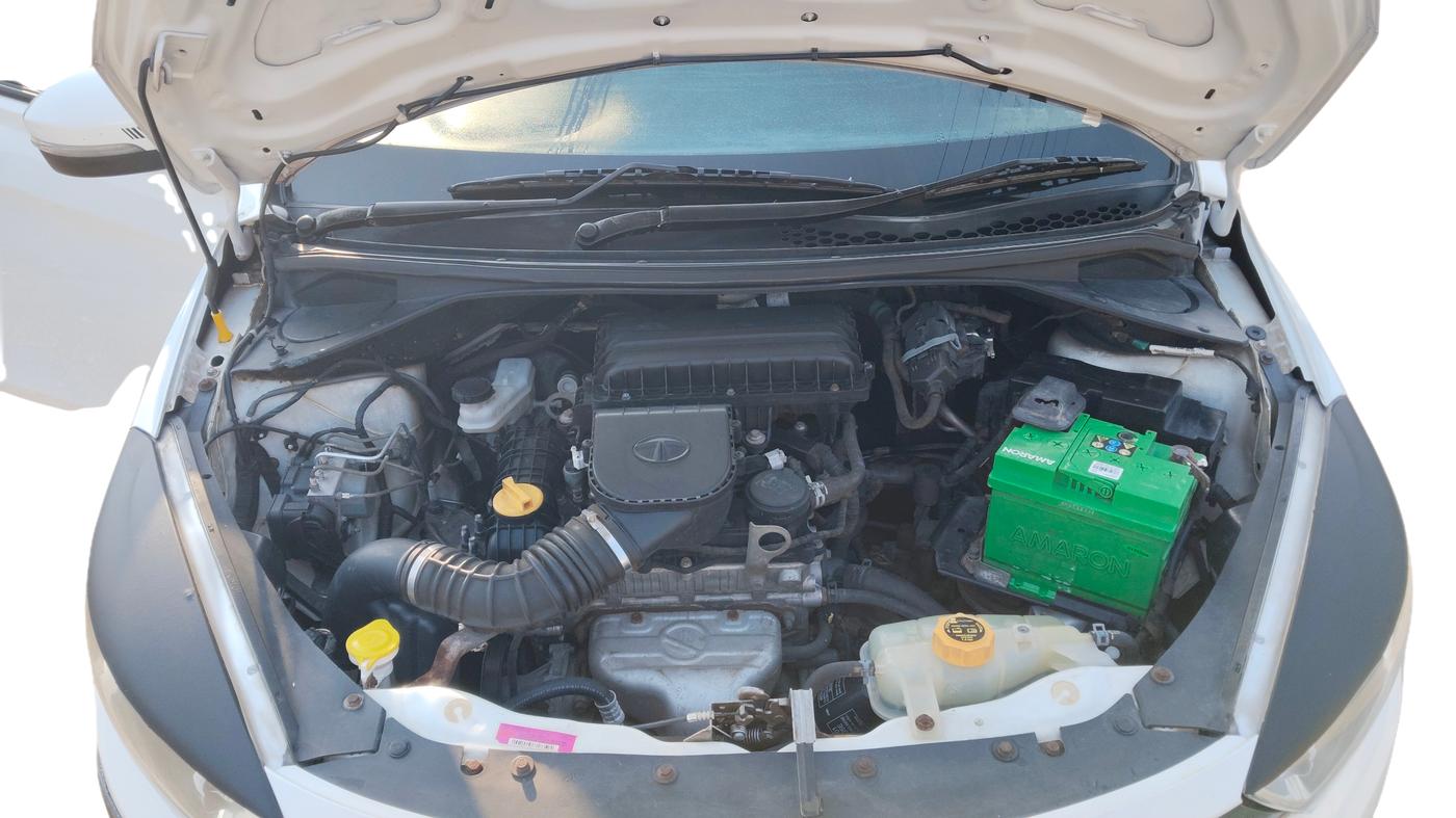 2018 Tata Tiago XZ PETROL, Petrol, Manual, 41,300 km, Open Bonnet