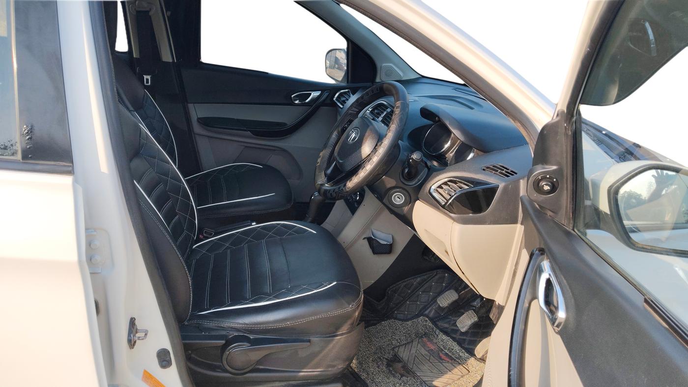 2018 Tata Tiago XZ PETROL, Petrol, Manual, 41,300 km, Right Side Front Door Cabin