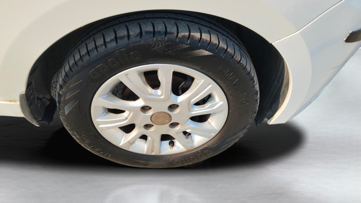 2018 Tata Tiago XZ PETROL, Petrol, Manual, 41,300 km, Right Front Wheel