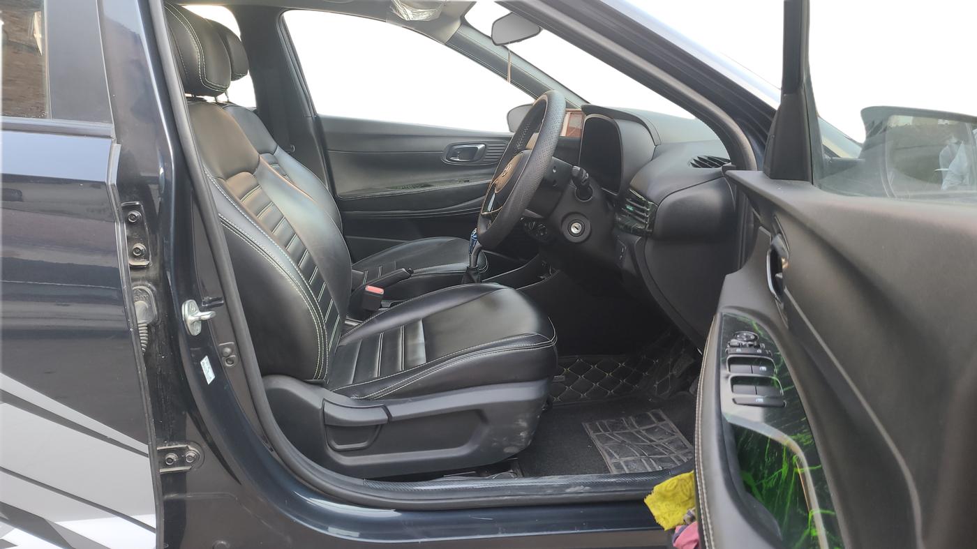 2022 Hyundai NEW I20 MAGNA 1.2 MT, Petrol, Manual, 11,546 km, Right Side Front Door Cabin