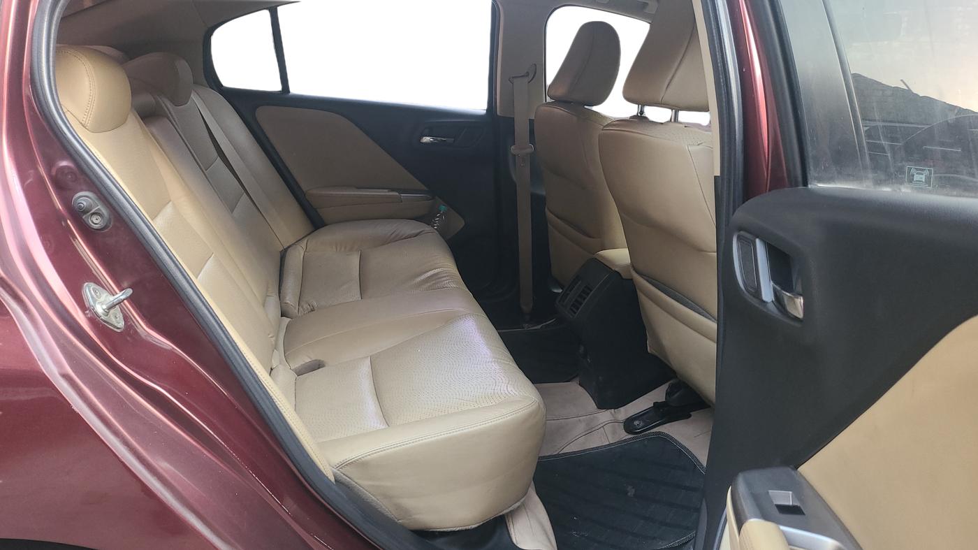 2015 Honda City 1.5L I-DTEC VX, Diesel, Manual, 84,630 km, Right Side Rear Door Cabin