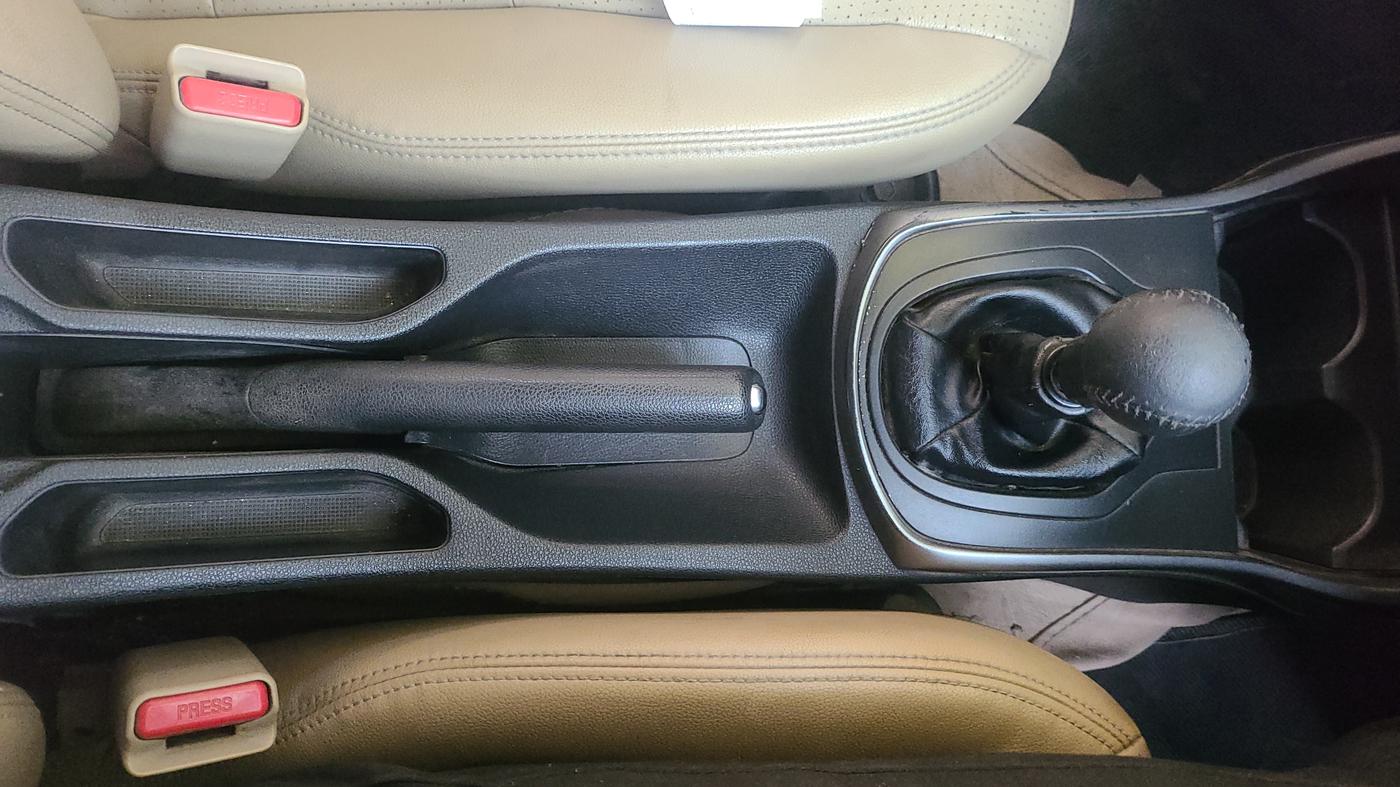 2015 Honda City 1.5L I-DTEC VX, Diesel, Manual, 84,630 km, Gear Lever