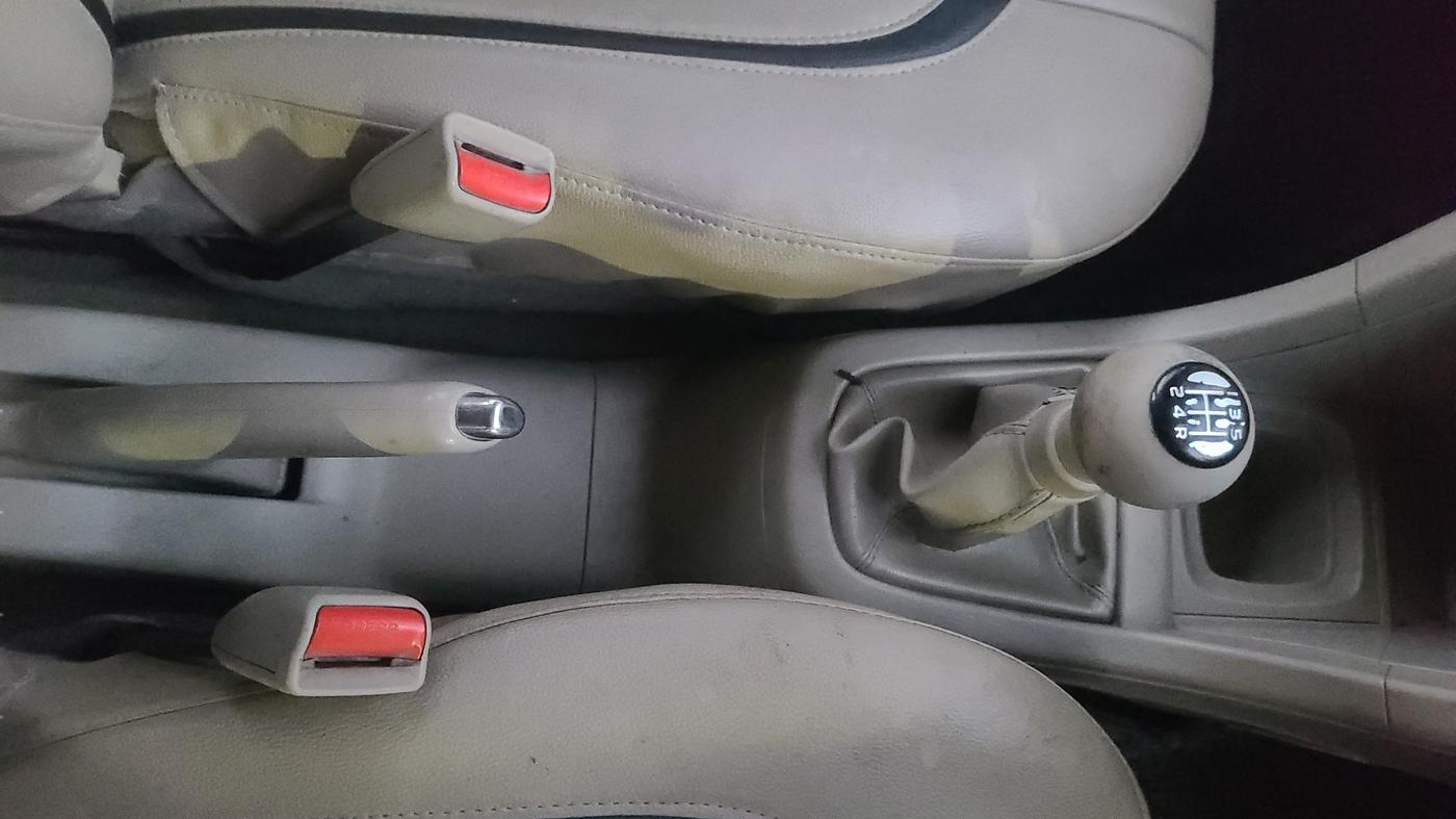 2017 Maruti Ertiga VDI SHVS, Diesel, Manual, 86,881 km, Gear Lever