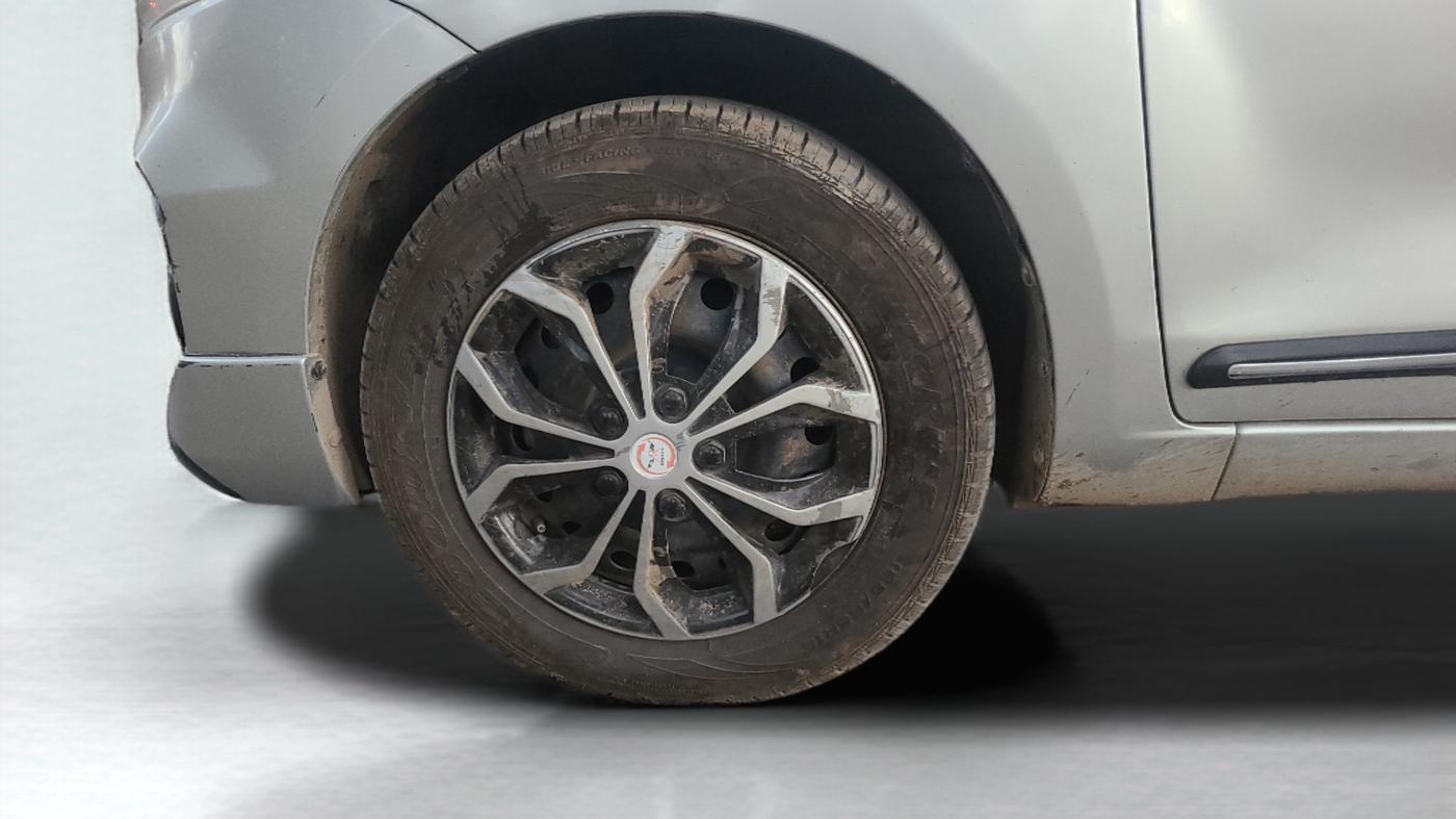 2017 Maruti Ertiga VDI SHVS, Diesel, Manual, 86,881 km, Left Front Wheel