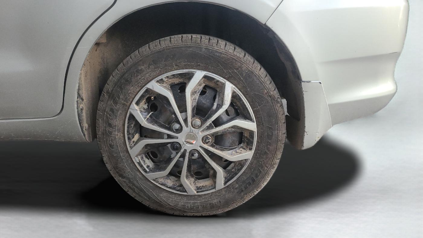 2017 Maruti Ertiga VDI SHVS, Diesel, Manual, 86,881 km, Left Rear Wheel