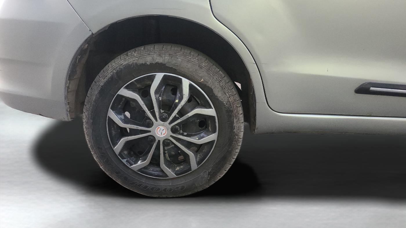 2017 Maruti Ertiga VDI SHVS, Diesel, Manual, 86,881 km, Right Rear Wheel