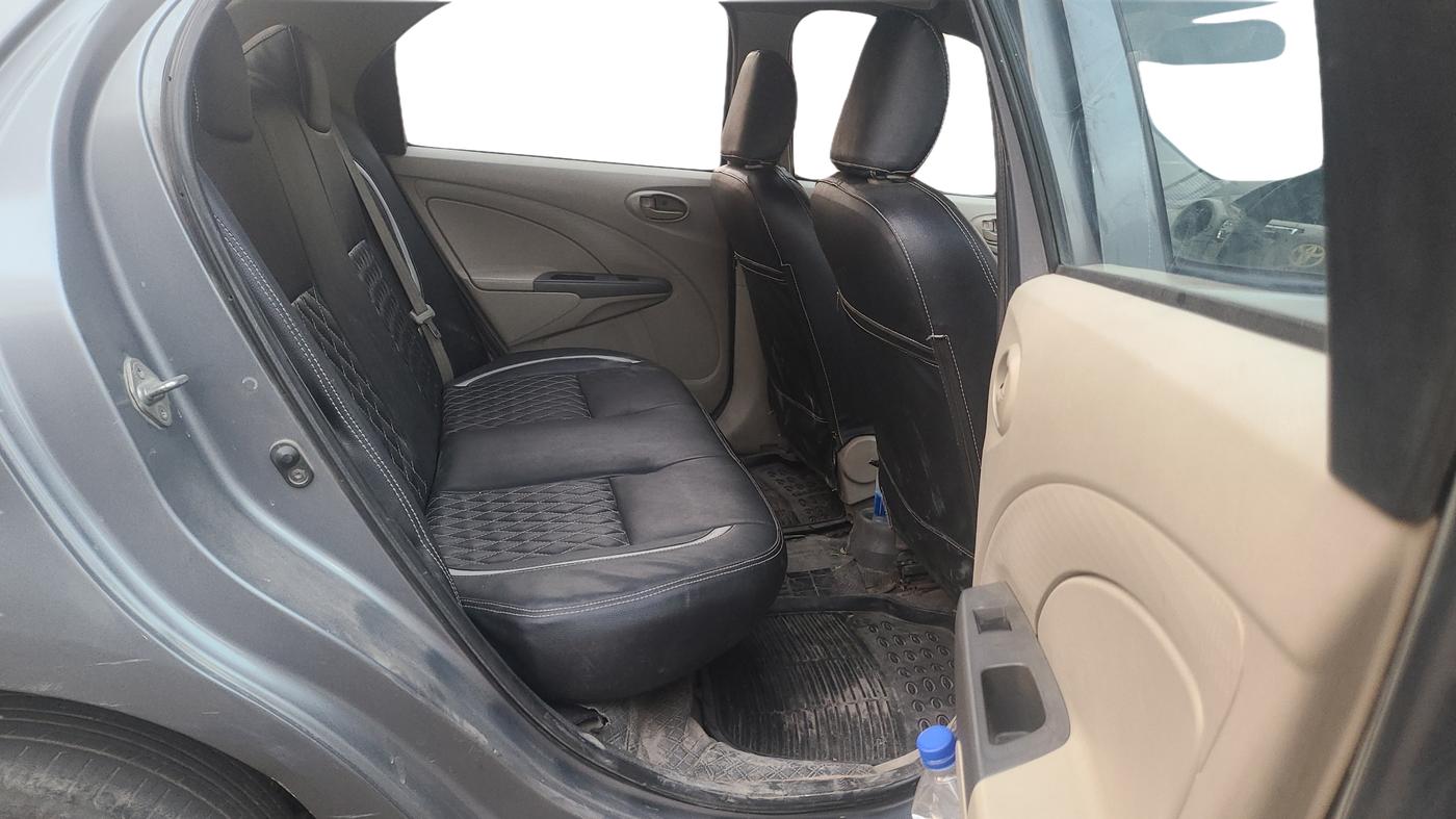 2015 Toyota Etios GD, Diesel, Manual, 1,21,997 km, Right Side Rear Door Cabin