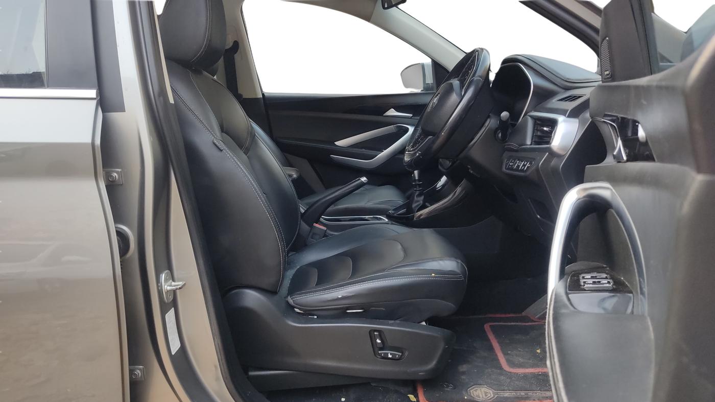 2019 MG HECTOR SHARP 2.0 DIESEL, Diesel, Manual, 58,818 km, Right Side Front Door Cabin